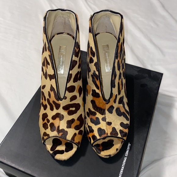Leopard Print Heels - Picture 4 of 6